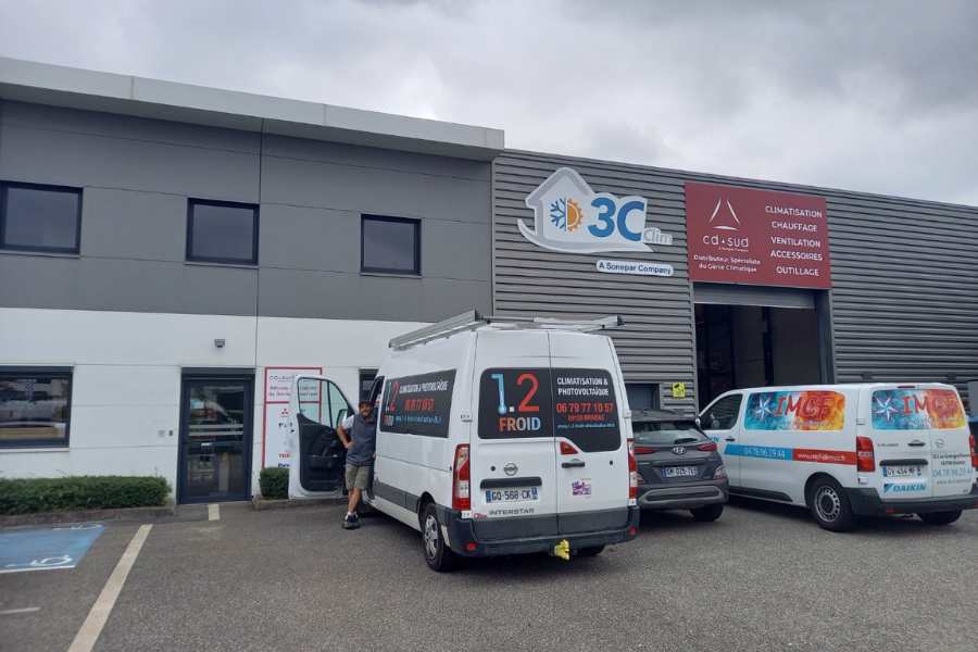 découvrez les meilleures solutions de climatisation à lyon. profitez de conseils d'experts, d'installations de qualité et d'un service après-vente réactif pour garantir votre confort tout au long de l'été.