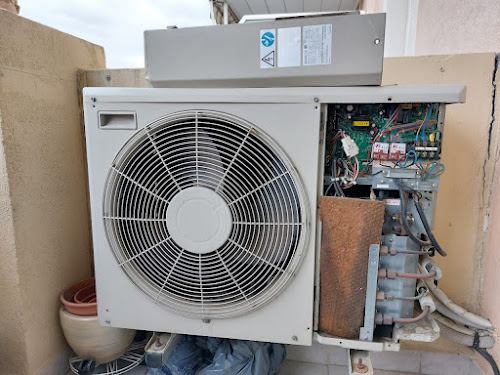 découvrez nos services de climatisation à hyères, pour un confort optimal dans votre maison ou votre entreprise. installation, entretien et dépannage de systèmes de climatisation adaptés à vos besoins. profitez d'une fraîcheur agréable pendant les mois d'été avec nos solutions sur mesure.