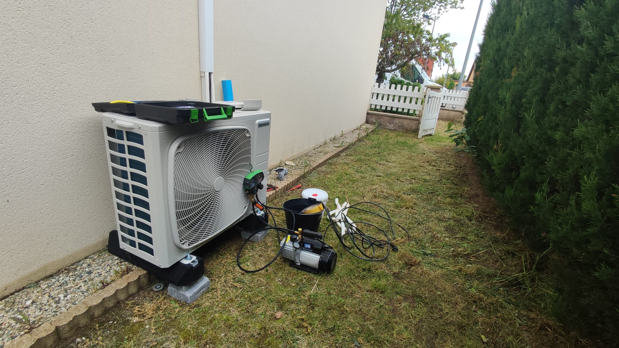 découvrez des solutions de climatisation à metz pour un confort optimal tout au long de l'année. installation, entretien et réparations, nos experts sont à votre service pour garantir une ambiance agréable dans votre maison ou votre entreprise.