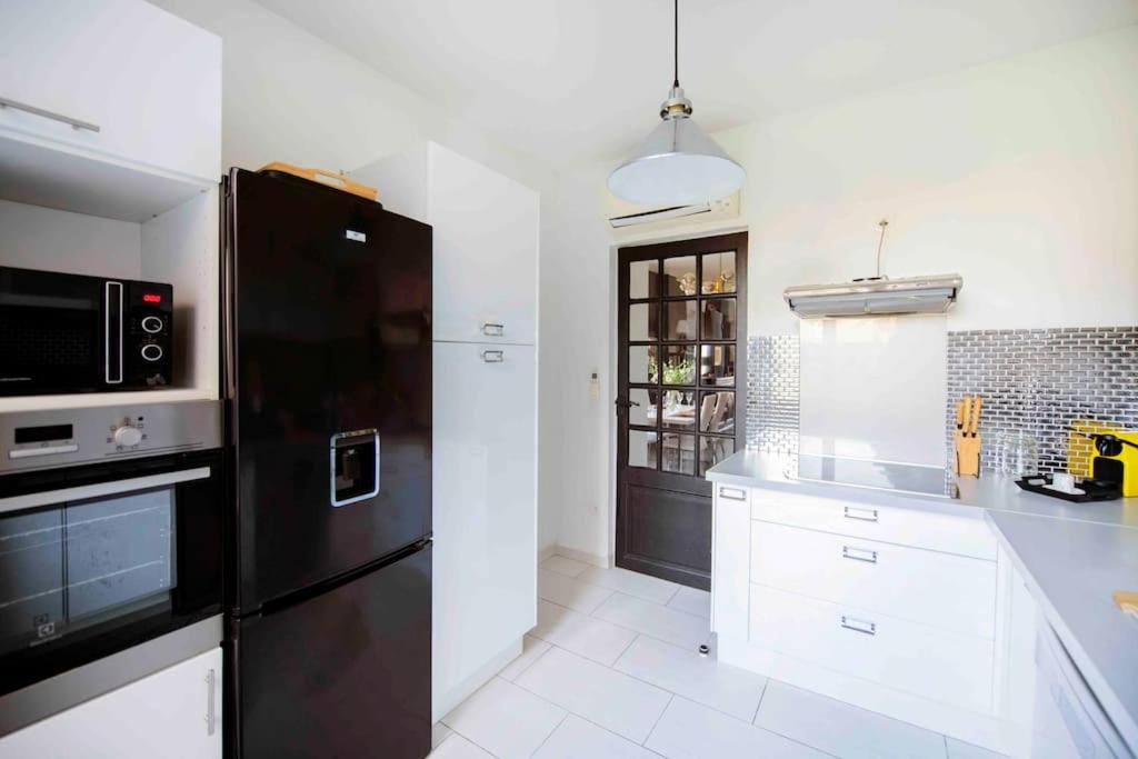 découvrez nos services de climatisation à orléans pour un confort optimal en toutes saisons. installation, entretien et réparation, nos experts vous garantissent des solutions adaptées à vos besoins. profitez d'un climat agréable chez vous grâce à notre savoir-faire!