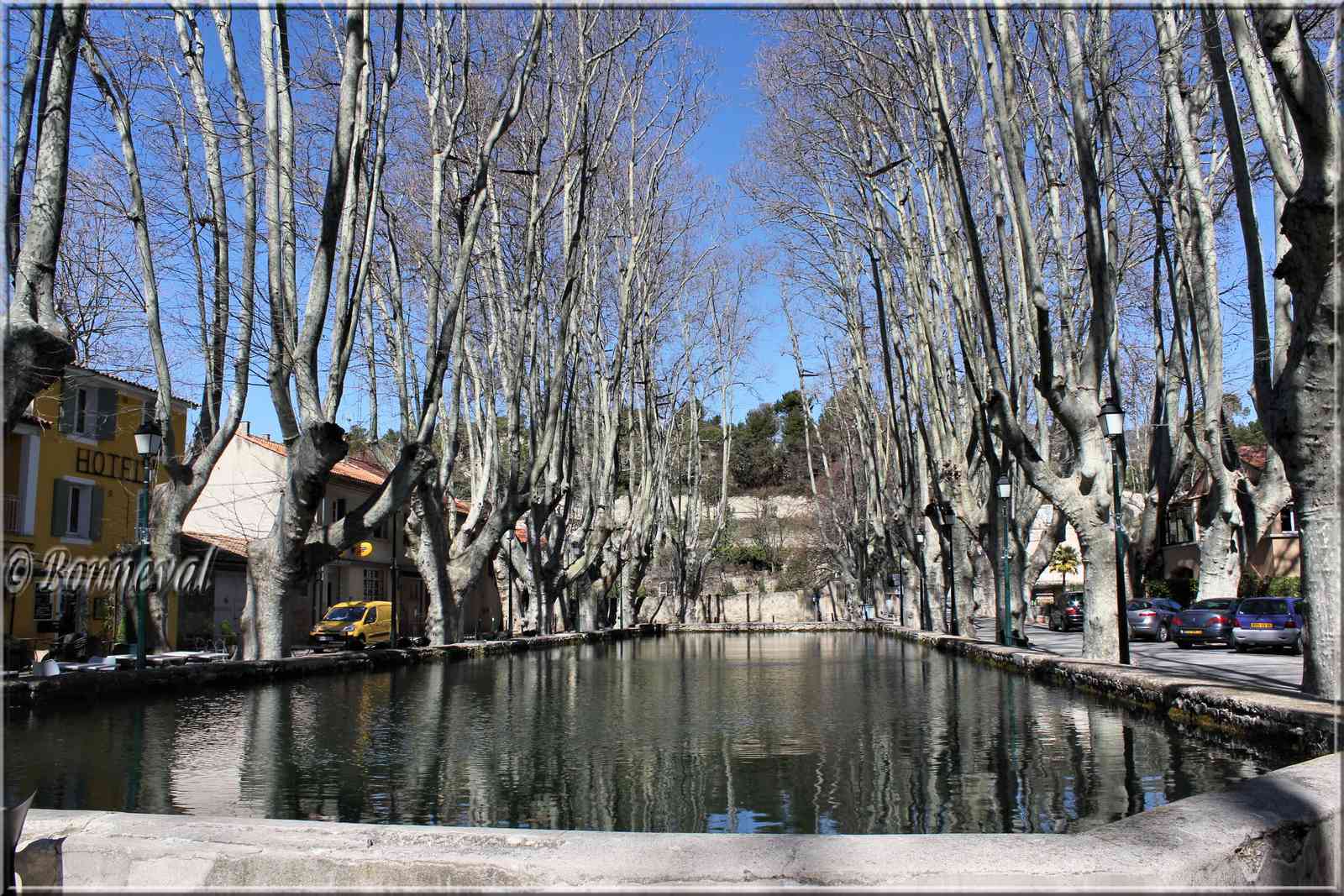 découvrez l'histoire et l'architecture fascinante des clochers, ces monumentales structures qui marquent le paysage urbain et rural. apprenez comment ils jouent un rôle essentiel dans la culture, la spiritualité et la sonorité des villes.