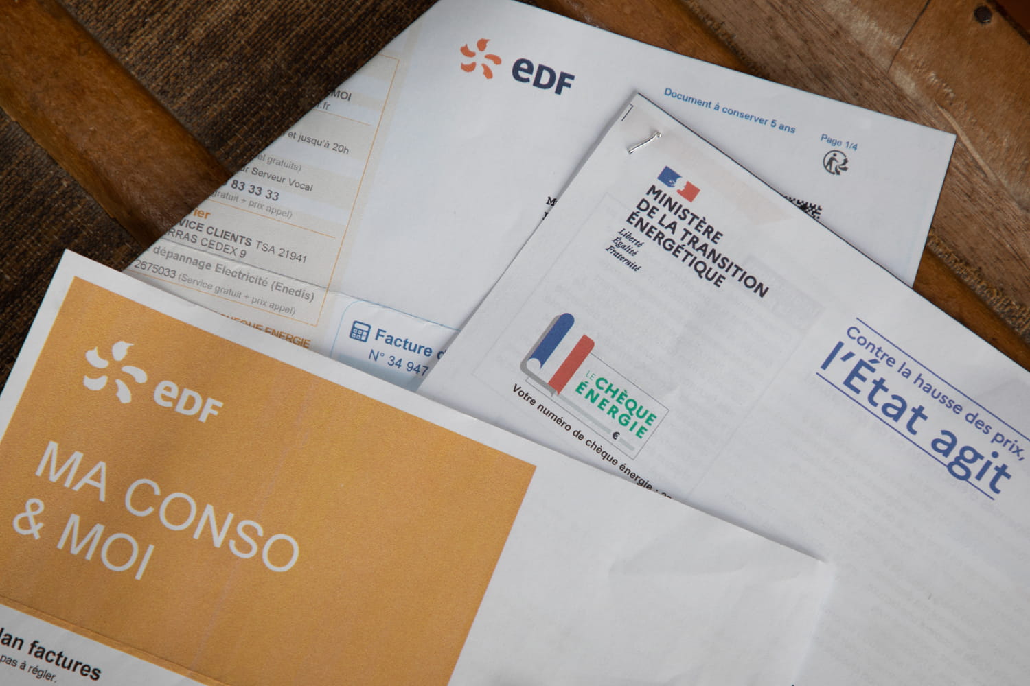 découvrez l'importance de la conservation des factures d'énergie : conseils pratiques pour mieux gérer vos dépenses énergétiques, optimiser votre budget et respecter les obligations légales tout en contribuant à la protection de l'environnement.