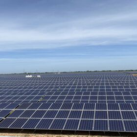 découvrez les différents facteurs influençant le coût d'une centrale photovoltaïque. analysez les investissements, les aides disponibles et les rentabilités à long terme pour une énergie solaire durable et économique.