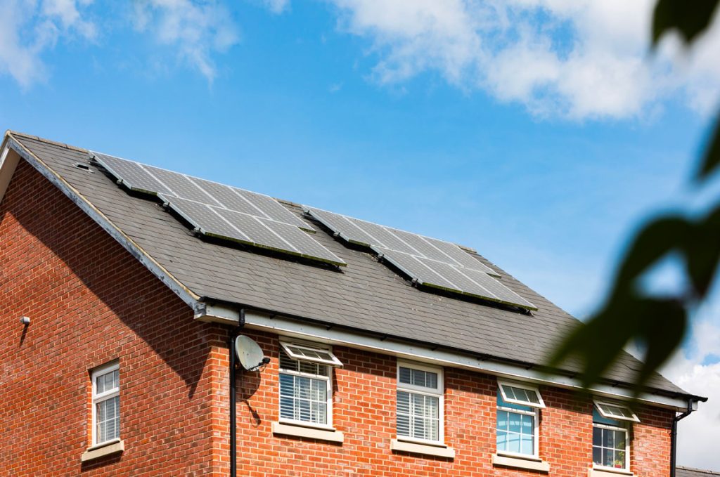 découvrez tous les aspects du coût d'un panneau solaire de 3 kw, incluant les prix d'installation, les économies d'énergie potentielles et les aides financières disponibles. informez-vous pour faire le meilleur choix pour votre projet d'énergie renouvelable.