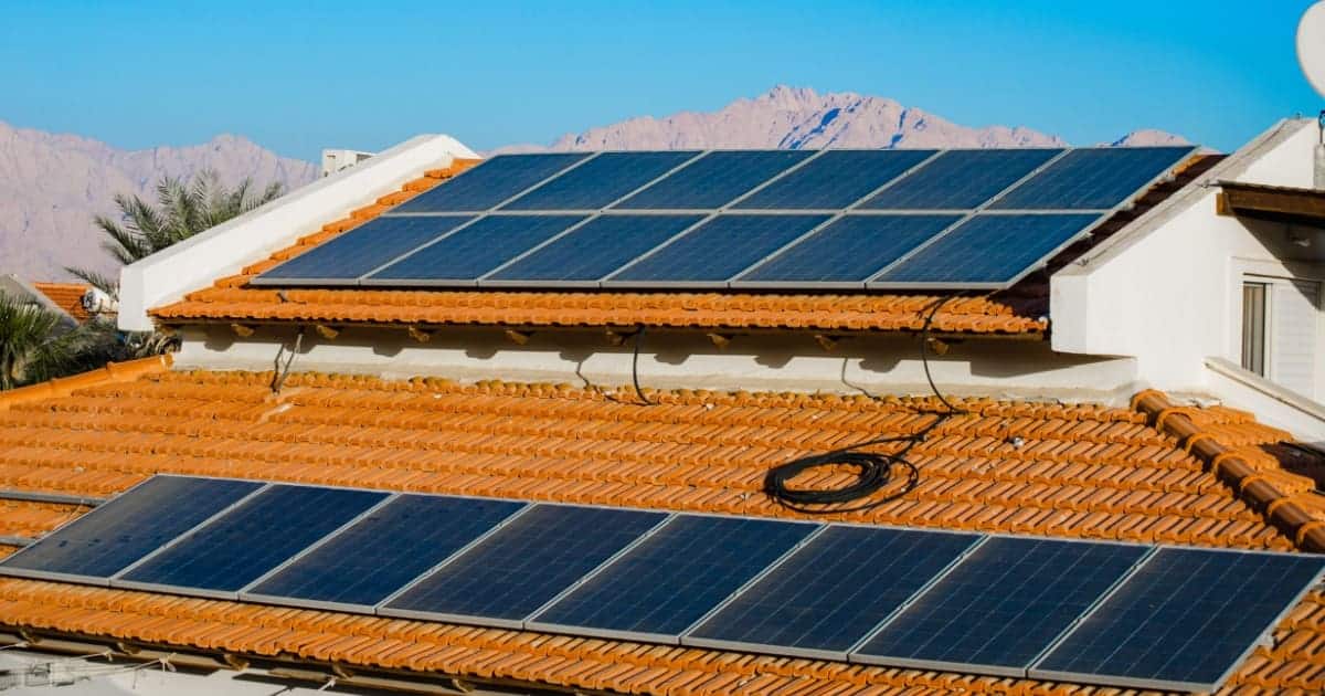 découvrez le coût des panneaux solaires au mètre carré, une solution efficace pour réduire votre facture d'énergie tout en contribuant à la protection de l'environnement. informez-vous sur les prix, les subventions et les avantages de l'installation de panneaux solaires.
