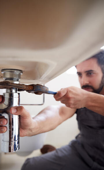 découvrez la définition d'un installateur sanitaire, un professionnel clé dans l'installation et l'entretien des systèmes de plomberie et de sanitaires. apprenez-en plus sur ses compétences, son rôle et son importance dans la réalisation de projets de construction ou de rénovation.
