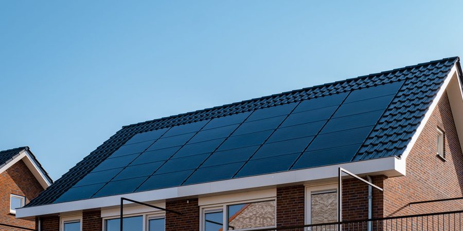 découvrez les différences entre les panneaux solaires photovoltaïques et thermiques. apprenez à choisir la solution adaptée à vos besoins énergétiques et environnementaux. maximisez l'efficacité de votre installation solaire grâce à notre guide complet.