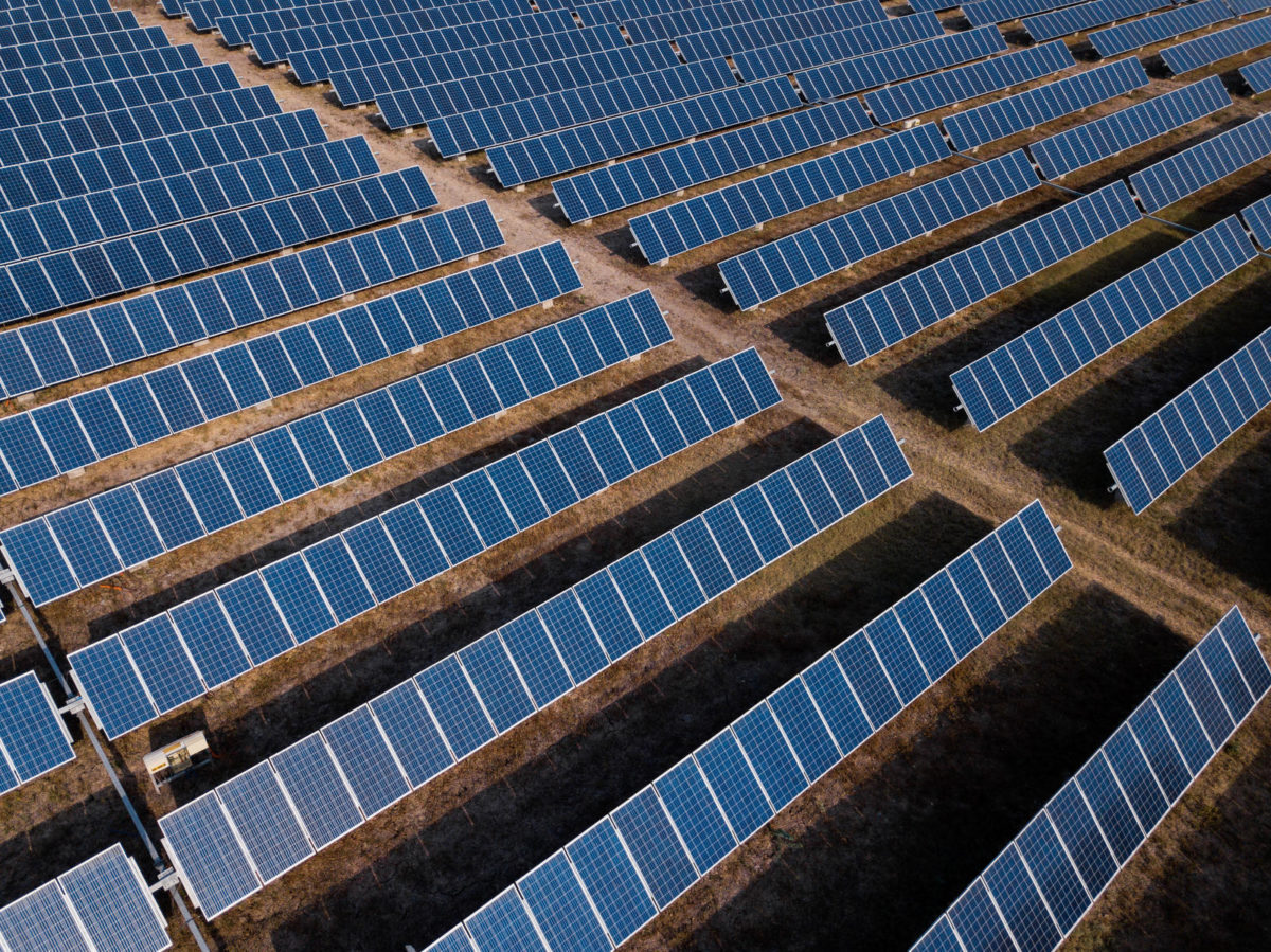 découvrez les solutions d'énergie solaire d'edf, un moyen durable et écologique de produire votre propre électricité. profitez d'expertises et d'offres personnalisées pour réduire vos factures et contribuer à la transition énergétique.