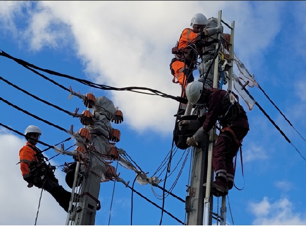 découvrez nos services d'électricien professionnels pour tous vos besoins en électricité. que ce soit pour des installations, des réparations ou des conseils en efficacité énergétique, notre équipe qualifiée est à votre disposition pour garantir votre sécurité et votre confort. contactez-nous dès aujourd'hui pour un devis gratuit!