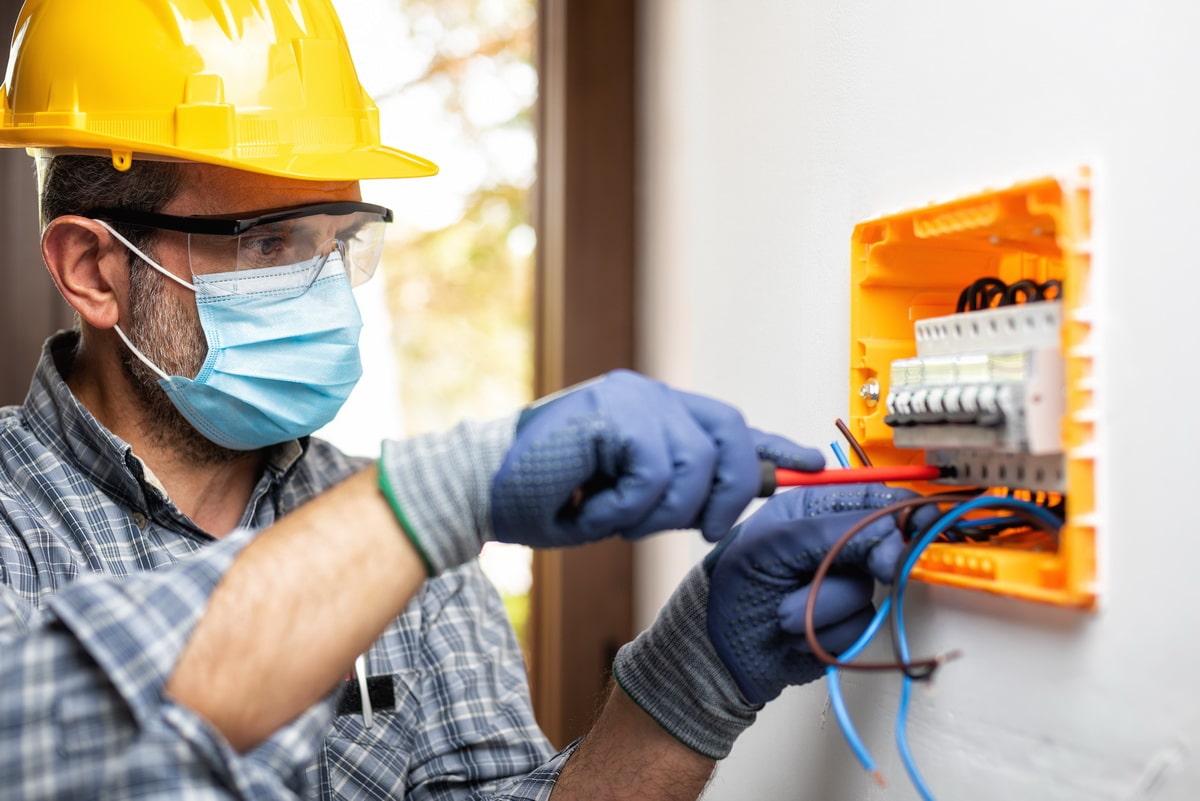 découvrez nos services d'électricité professionnelle, adaptés à tous vos besoins. que ce soit pour des installations, des réparations ou des mises aux normes, nos électriciens qualifiés sont à votre service pour garantir sécurité et efficacité. contactez-nous dès aujourd'hui pour un devis personnalisé.