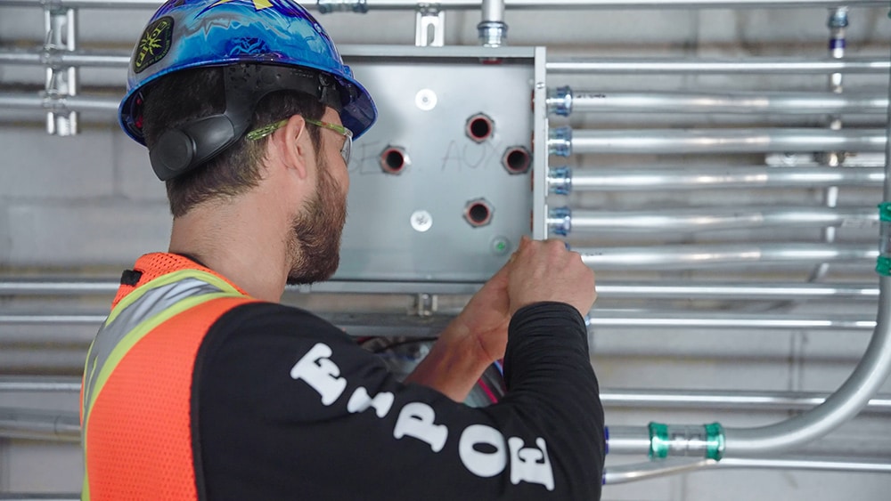 découvrez des électriciens qualifiés pour tous vos besoins en électricité. de l'installation à la réparation, notre équipe d'experts est à votre service pour garantir sécurité et efficacité dans vos projets électriques.