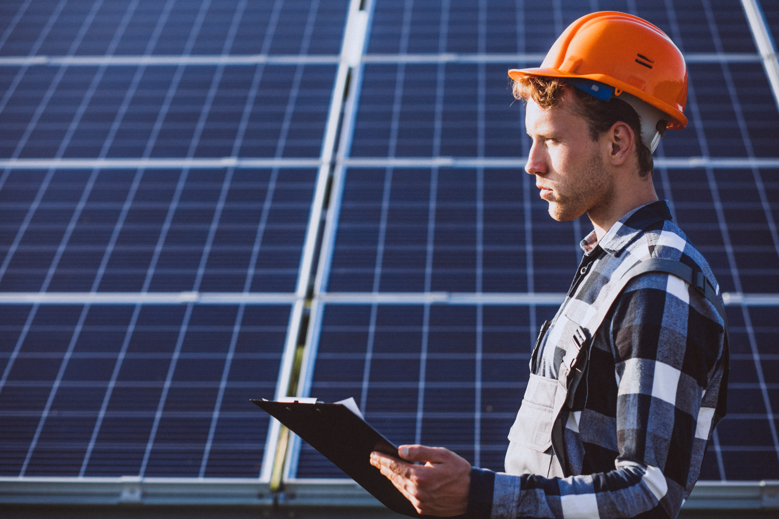 découvrez les opportunités d'emploi passionnantes en tant qu'installateur photovoltaïque. rejoignez le secteur dynamique des énergies renouvelables et contribuez à la transition énergétique tout en bénéficiant d'une carrière enrichissante et d'un environnement de travail en pleine croissance.