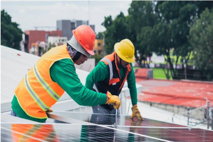 découvrez des opportunités d'emploi passionnantes en tant qu'installateur solaire. rejoignez le secteur en pleine croissance des énergies renouvelables et participez à la transition écologique tout en développant vos compétences techniques.