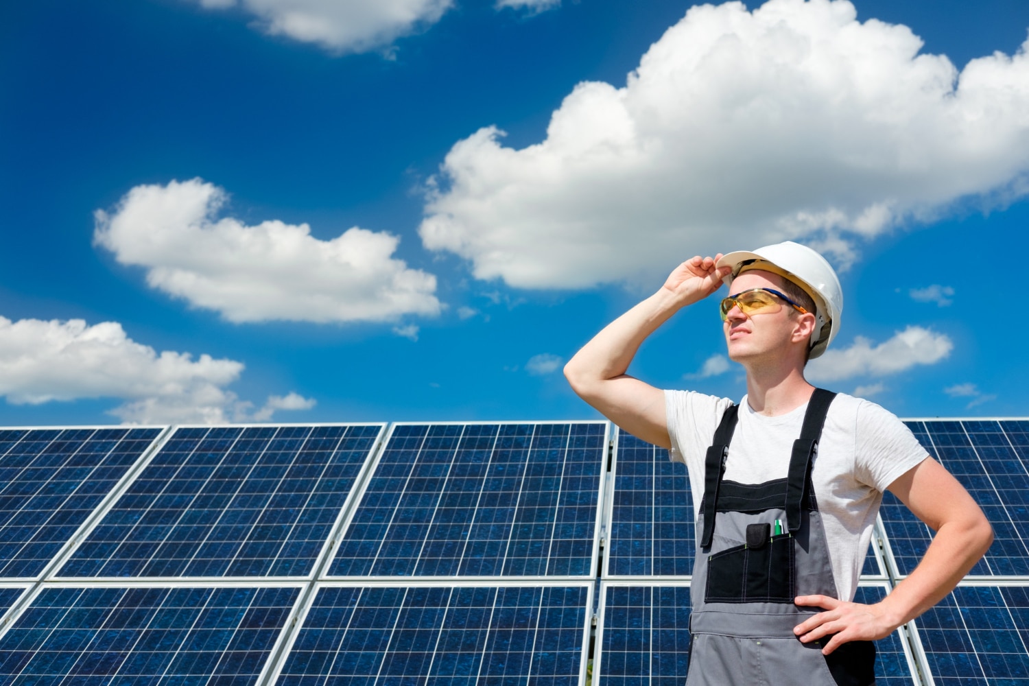 découvrez les avantages et inconvénients de l'énergie solaire pour mieux comprendre son impact sur l'environnement et votre budget. analyse détaillée pour vous aider à prendre une décision éclairée sur l'utilisation de cette source d'énergie renouvelable.