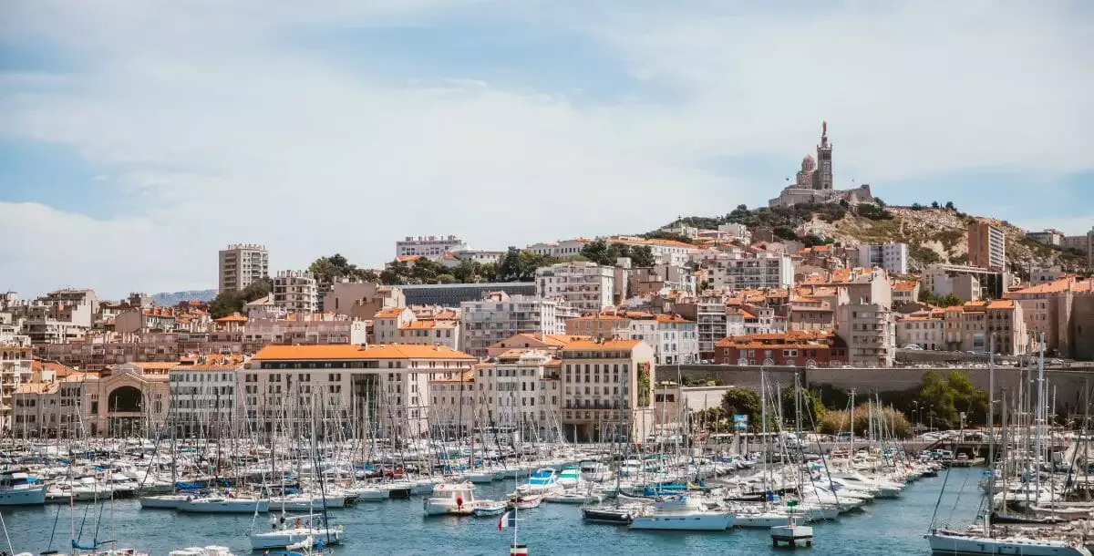 découvrez les avantages des panneaux solaires à marseille. profitez d'énergie verte, réduisez vos factures d'électricité et valorisez votre habitat grâce à des solutions durables adaptées au climat marseillais.