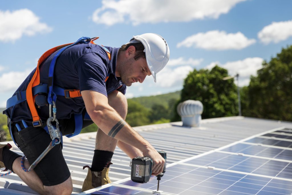 découvrez les erreurs courantes lors de l'installation de panneaux photovoltaïques et apprenez comment les éviter pour maximiser l'efficacité de votre système solaire. obtenez des conseils pratiques et des astuces d'experts pour une installation réussie.