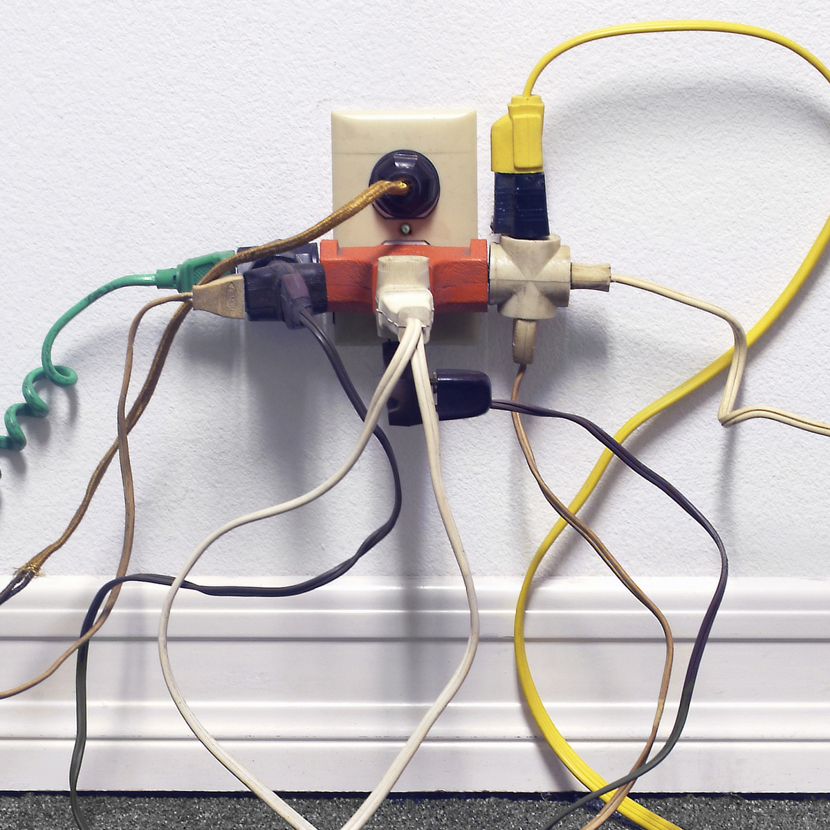 découvrez nos conseils pour éteindre l'électricité avant de partir en vacances. assurez la sécurité de votre domicile et réduisez votre facture d'énergie pendant votre absence.