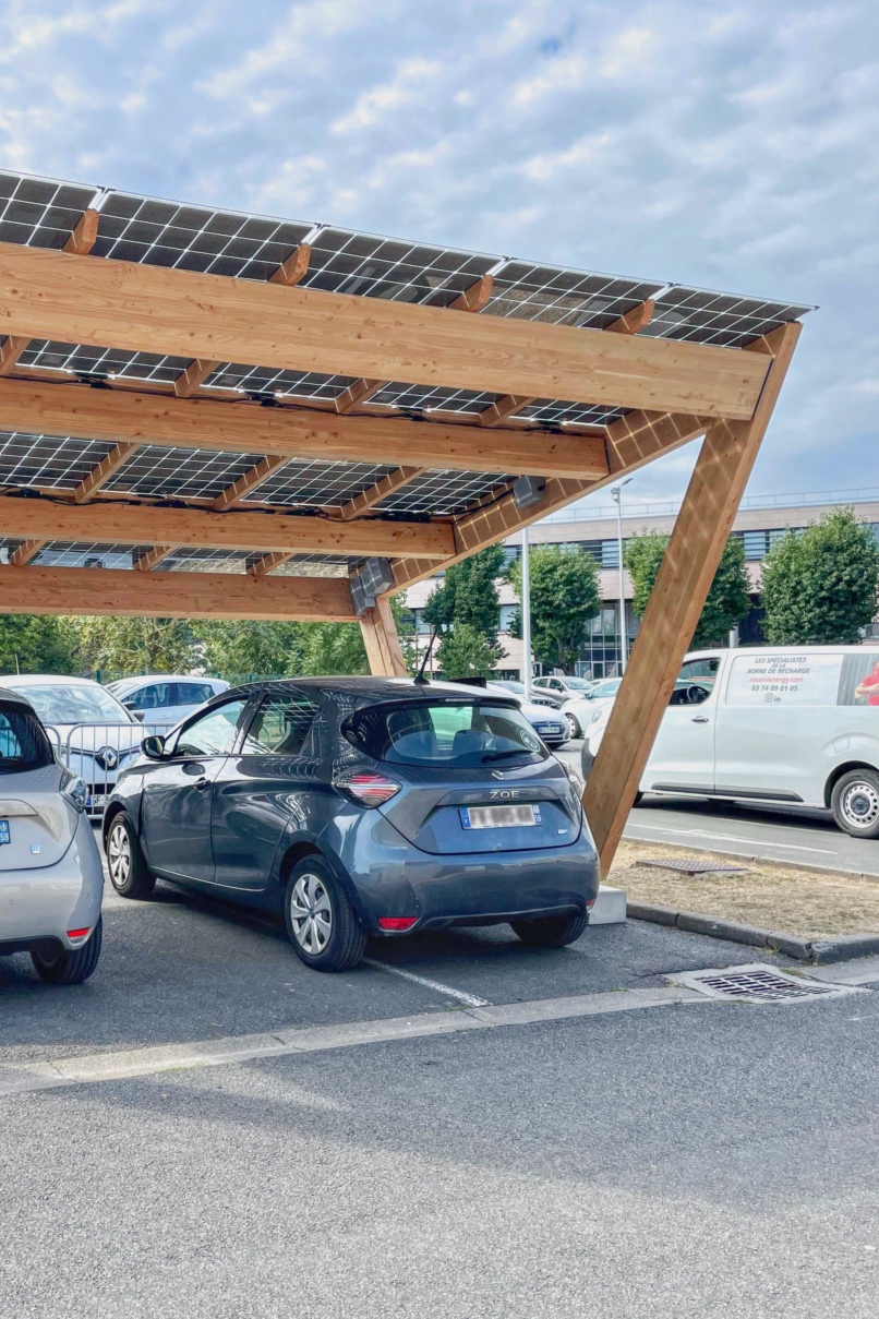découvrez notre expertise en tant que fabricant d'ombrières photovoltaïques, alliant innovation et durabilité pour offrir des solutions de protection solaire intégrées, tout en produisant de l'énergie renouvelable. optez pour des installations sur-mesure et performantes qui valorisent votre espace.