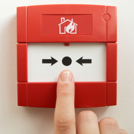 découvrez notre formation complète sur les systèmes d'alarme : apprentissage des techniques d'installation, de maintenance et de sécurité pour devenir un expert en protection de vos locaux.