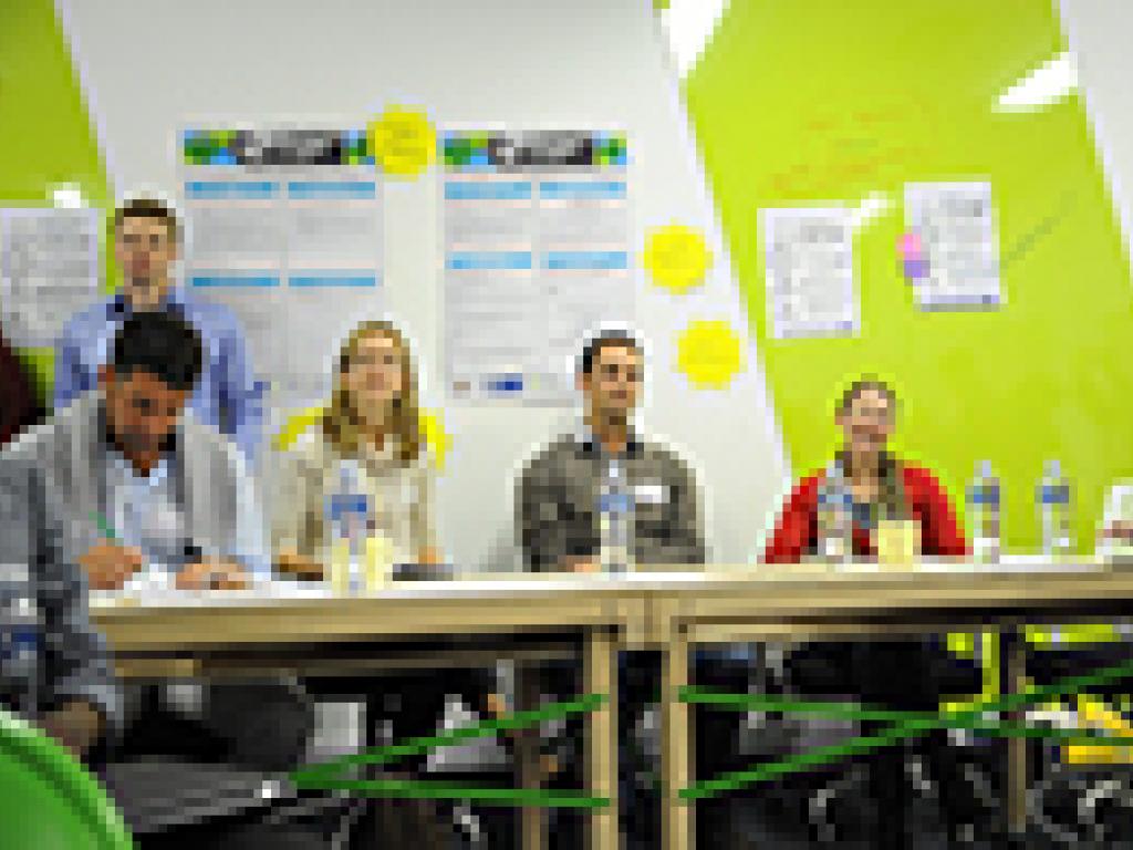 participez au hello watt hackathon, un événement innovant réunissant des développeurs, designers et entrepreneurs passionnés par les solutions énergétiques durables. mettez à l'épreuve votre créativité et vos compétences pour relever des défis importants et contribuer à un avenir énergétique responsable.
