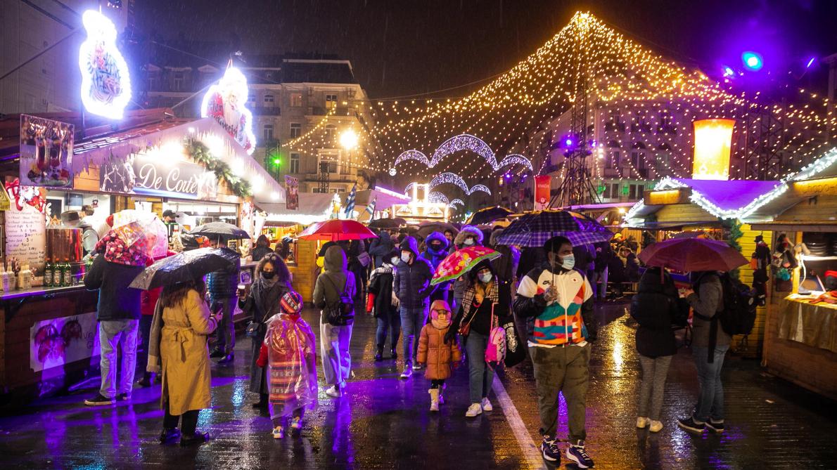découvrez comment les lumières de noël influencent nos dépenses énergétiques pendant les fêtes. analyse des impacts écologiques et économiques liés à l'utilisation des décorations lumineuses, ainsi que des conseils pour célébrer de manière plus durable.