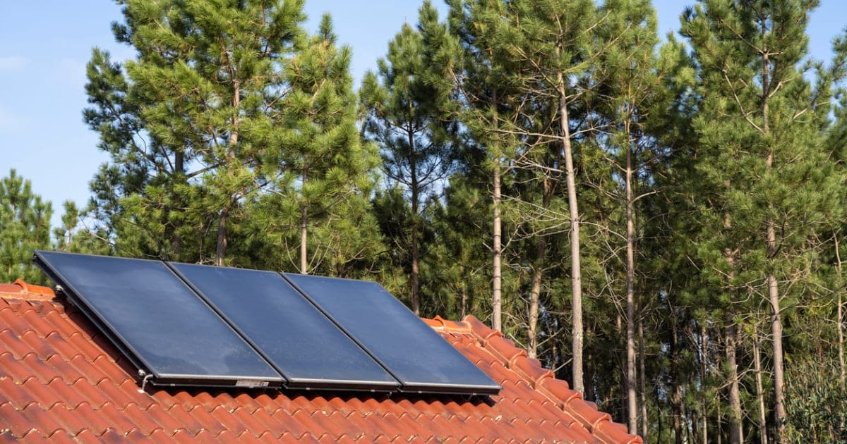 découvrez tout ce qu'il faut savoir sur les systèmes photovoltaïques isolés : avantages, fonctionnement, choix des équipements et conseils pratiques pour optimiser votre production d'énergie solaire, même hors réseau.