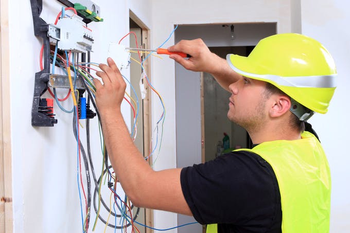 découvrez nos services d'installation professionnels pour tous vos besoins. que ce soit pour des systèmes électriques, des équipements de chauffage, ou des installations sanitaires, notre équipe d'experts garantit une qualité et une fiabilité exceptionnelles. contactez-nous pour un devis personnalisé et profitez d'une installation rapide et sécurisée.