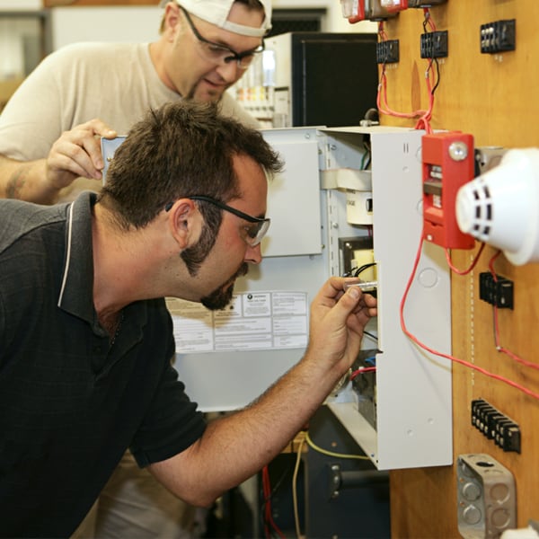 découvrez nos services d'installateur d'alarme professionnels pour protéger votre domicile ou votre entreprise. sécurisez votre espace avec des systèmes d'alarme modernes et efficaces. profitez d'une installation rapide, d'un service personnalisé et d'une expertise reconnue pour garantir votre tranquillité d'esprit.