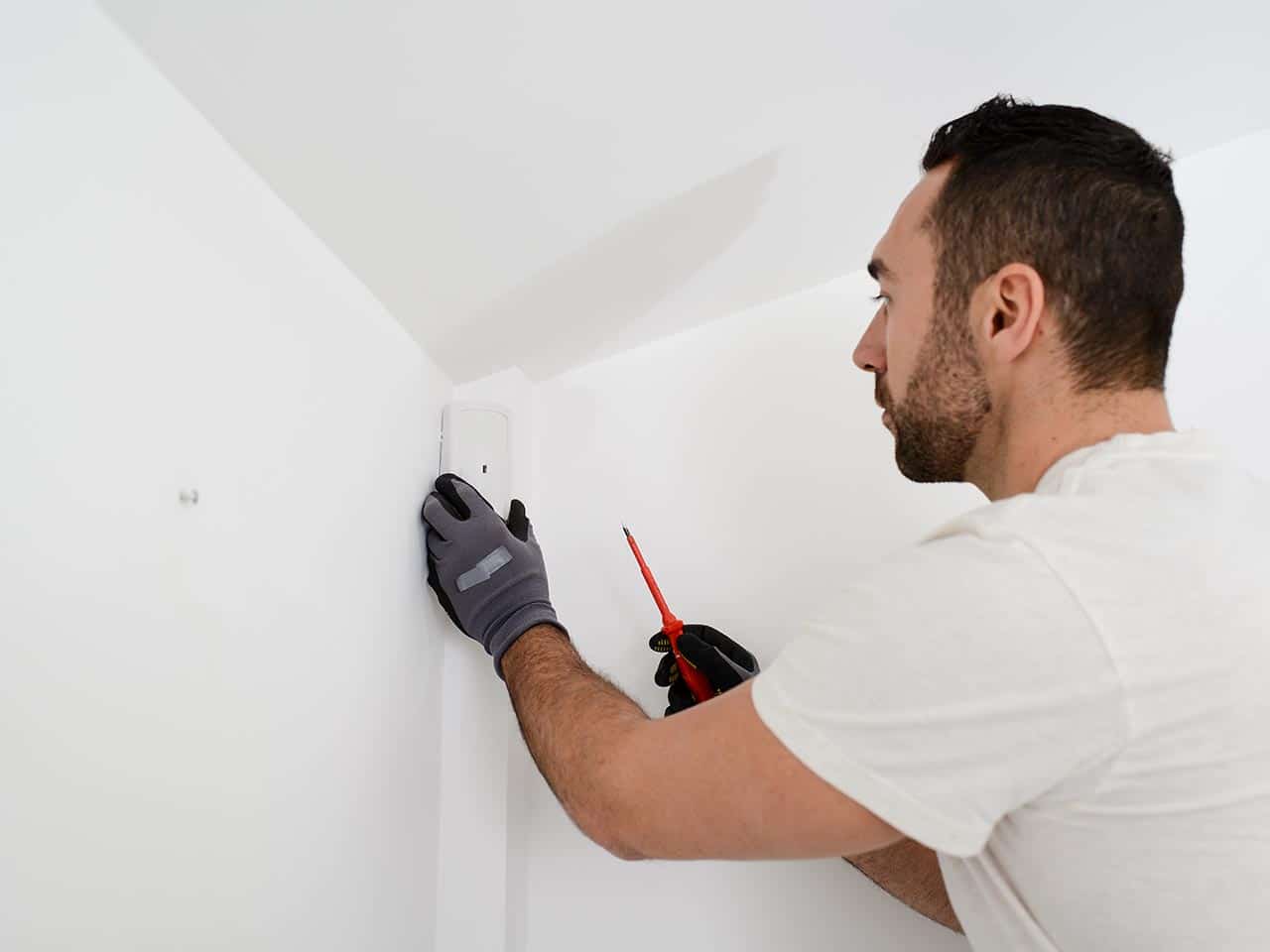 découvrez nos services d'installation d'alarmes professionnelles pour sécuriser votre domicile ou entreprise. bénéficiez de conseils personnalisés et d'une expertise de qualité pour protéger ce qui compte le plus.