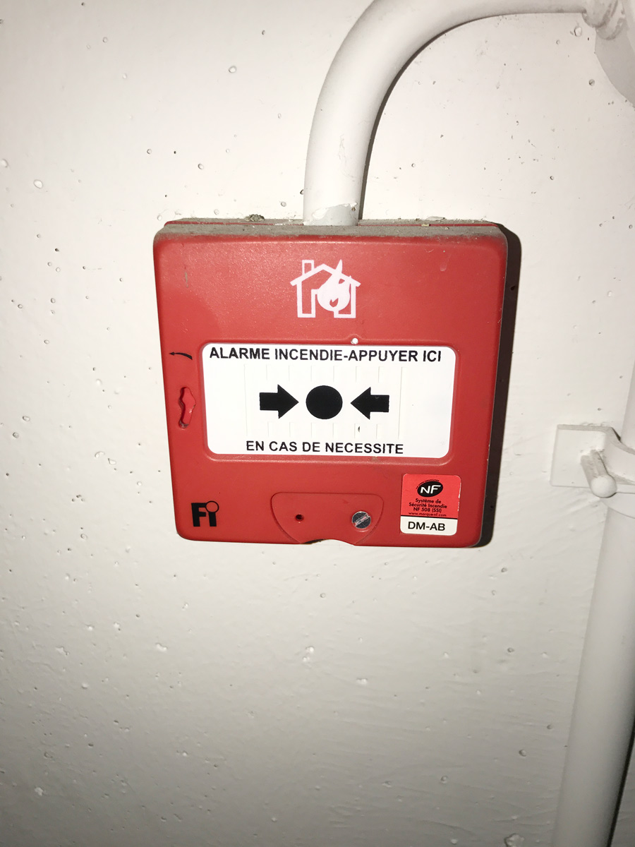 découvrez les meilleures solutions d'alarme à paris pour sécuriser votre domicile ou votre entreprise. profitez de conseils d'experts, d'installations personnalisées et d'un service après-vente réactif. protégez ce qui compte le plus avec des systèmes d'alarme fiables et modernes.