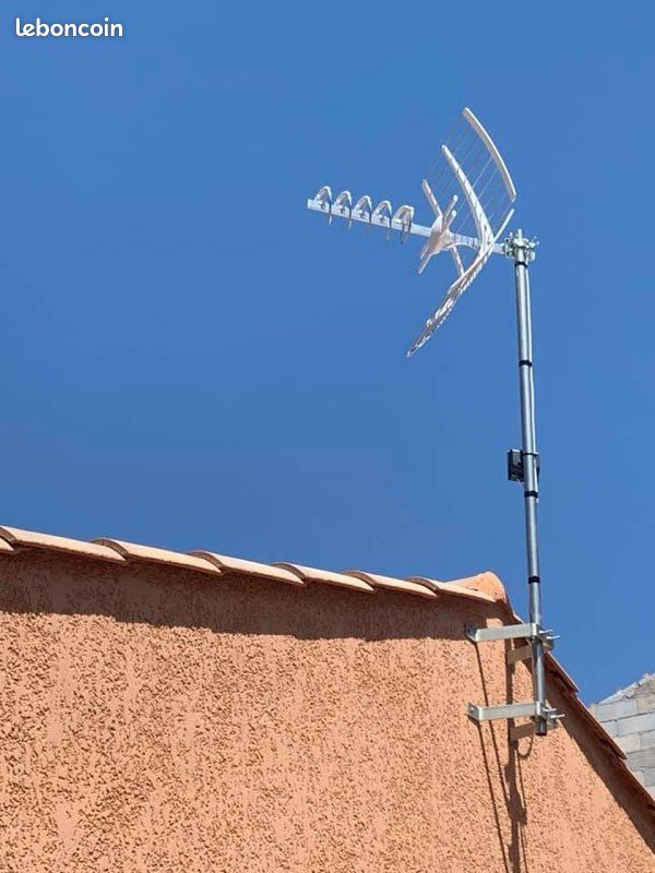 découvrez nos services d'installateur d'antenne professionnelle pour une réception optimale de vos chaînes télévisées. profitez d'une installation rapide, efficace et adaptée à vos besoins, avec des experts à votre écoute.