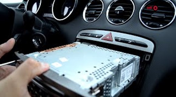 découvrez nos services professionnels d'installation d'autoradios pour améliorer votre expérience audio en voiture. notre équipe d'experts vous garantit un montage rapide et de qualité, adapté à tous types de véhicules. profitez d'un son exceptionnel avec nos conseils personnalisés et un matériel haut de gamme.