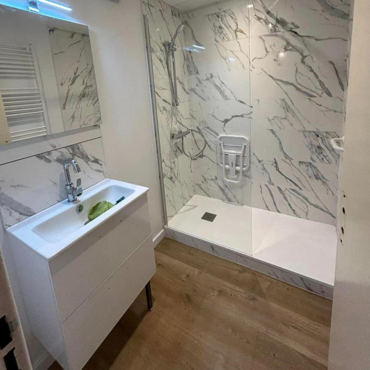 découvrez nos services d'installation de bains dans le puy-de-dôme (63). profitez d'une expertise professionnelle pour un aménagement de votre salle de bain à la fois esthétique et fonctionnel. contactez-nous pour un devis gratuit !