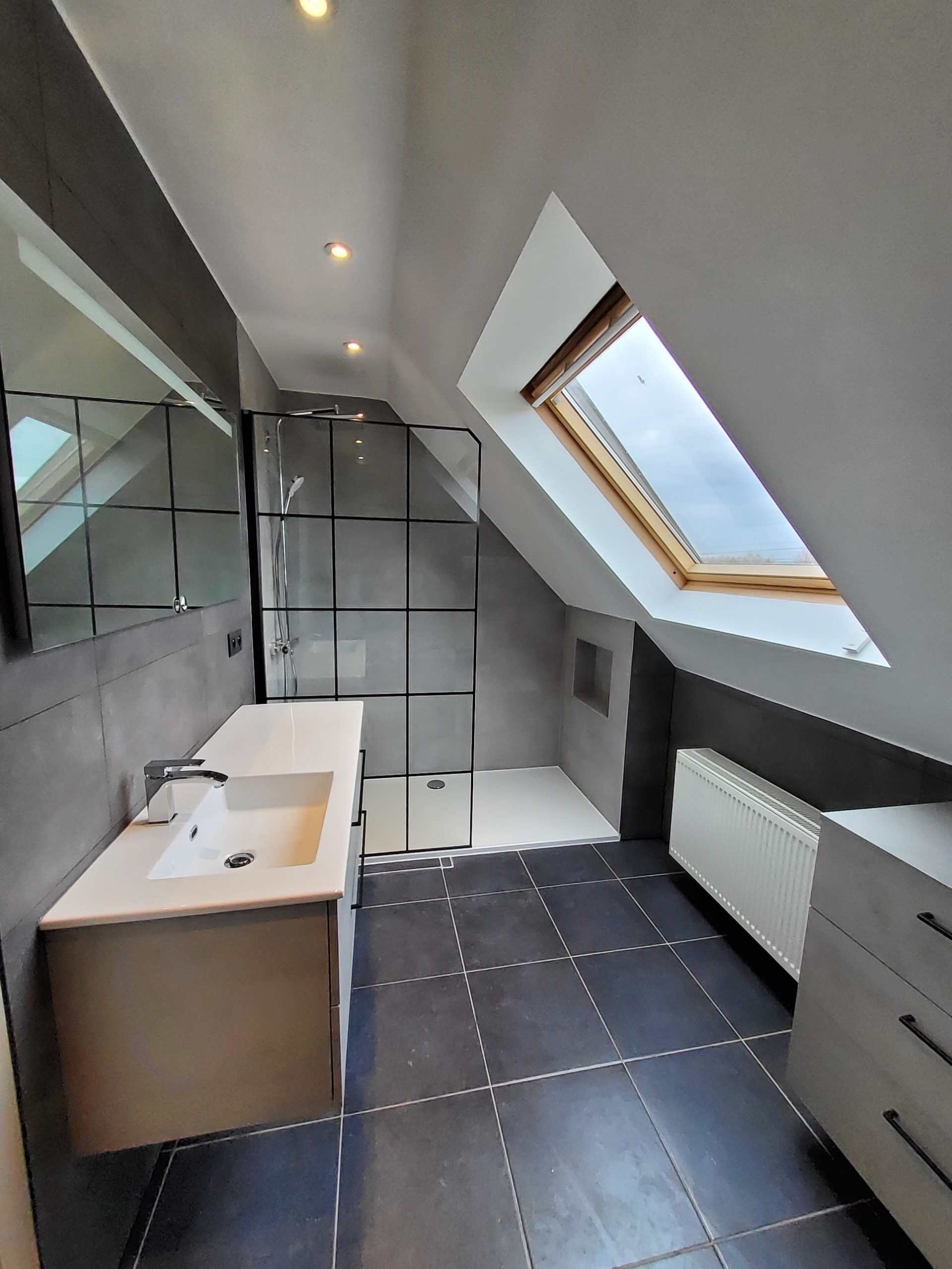 découvrez nos services d'installation de bains dans le hainaut. profitez d'une expertise professionnelle pour transformer votre salle de bain en un espace relaxant et fonctionnel. contactez-nous dès aujourd'hui pour un devis personnalisé !