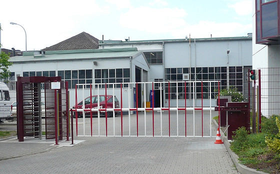 découvrez notre service d'installateur de barrières, spécialisé dans la pose de solutions sécurisées et esthétiques pour votre propriété. garantissez la sécurité de vos espaces avec nos experts qualifiés qui vous conseilleront sur les meilleures options adaptées à vos besoins.