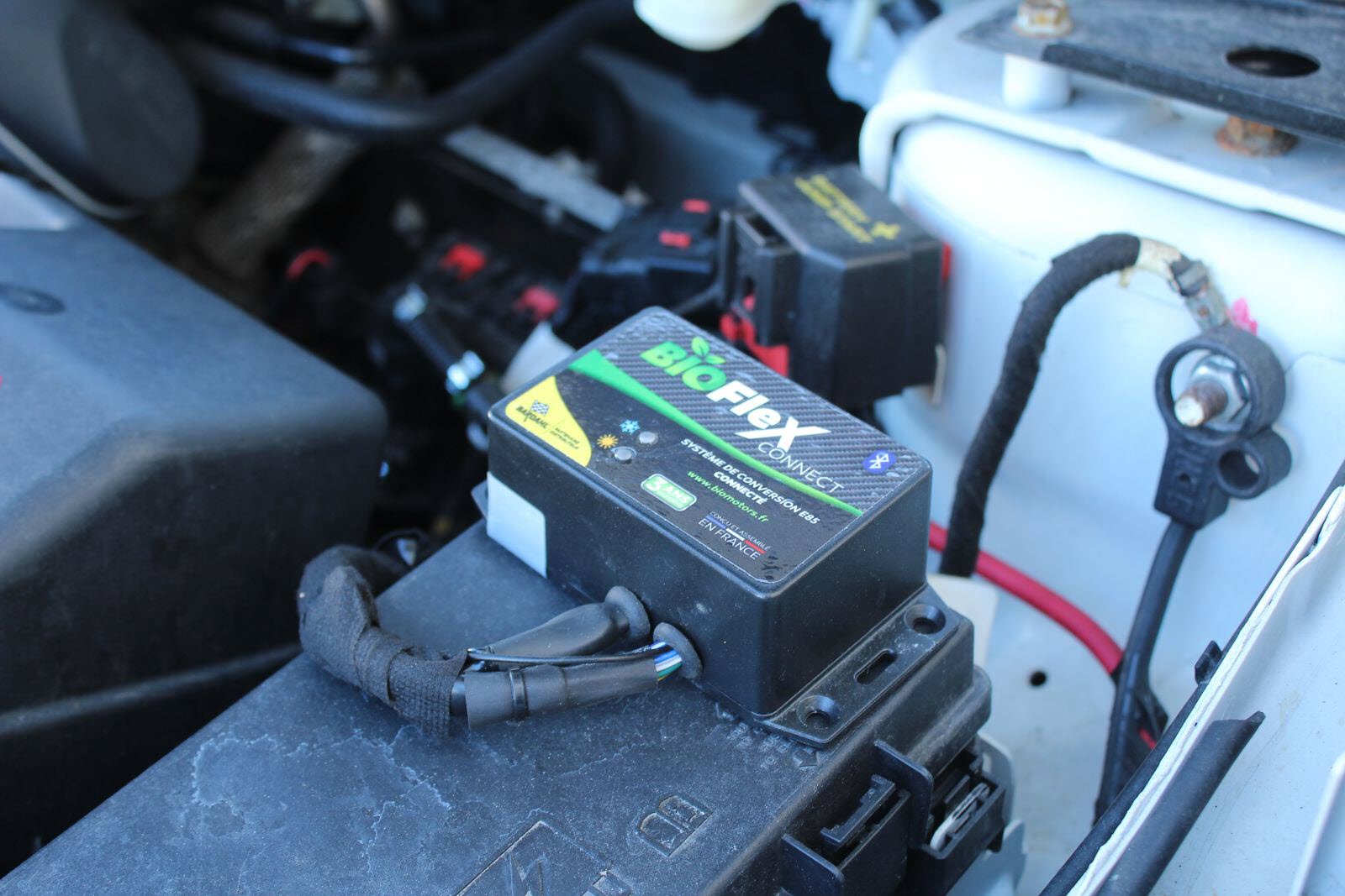 découvrez notre boîtier e85 homologué, une solution unique pour optimiser les performances de votre véhicule tout en respectant les normes en vigueur. profitez d'une conduite écologique et économique grâce à cette technologie avancée.