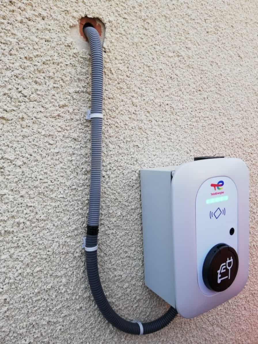 découvrez nos services d'installation de bornes de recharge pour véhicules électriques. profitez d'une expertise professionnelle garantie pour une mise en place rapide et sécurisée, adaptée à vos besoins.
