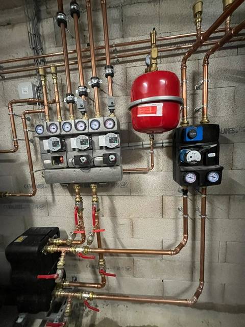 découvrez nos services d'installation de chaudières de haute qualité, garantissant confort et efficacité énergétique. nos installateurs certifiés assurent une pose professionnelle pour répondre à tous vos besoins en chauffage.