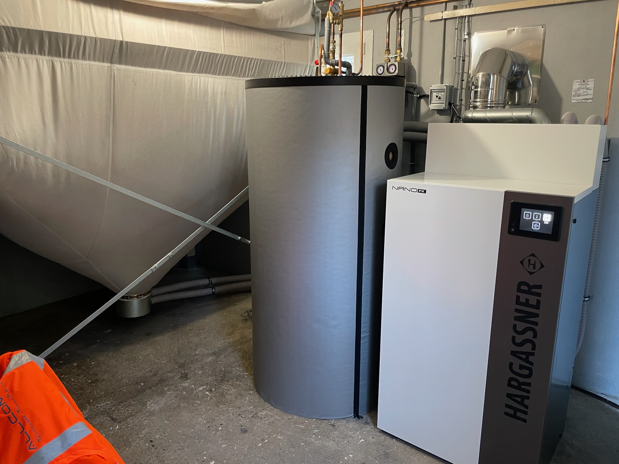 découvrez nos services d'installation de chaudières à granulés certifiés rge. profitez d'une énergie verte, d'une efficacité optimale et d'aides financières pour vos projets de rénovation. contactez nos experts pour un devis personnalisé !