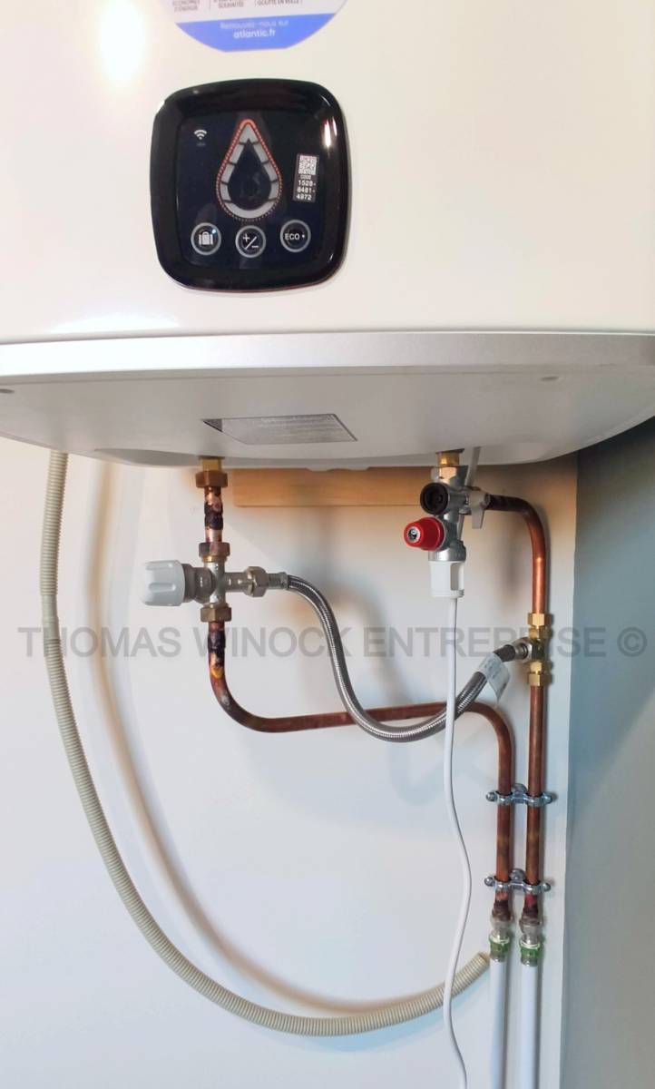 découvrez nos services d'installateur de chauffe-eau atlantic. bénéficiez d'une installation professionnelle et de conseils d'experts pour garantir un fonctionnement optimal de votre système de chauffage. contactez-nous pour un devis rapide et gratuit!