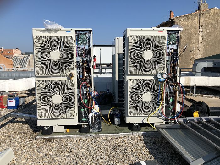 besoin d'un installateur daikin professionnel ? découvrez nos services d'installation et de maintenance pour les systèmes de climatisation et de chauffage daikin, garantissant confort et efficacité énergétique. contactez-nous dès aujourd'hui pour un devis personnalisé.