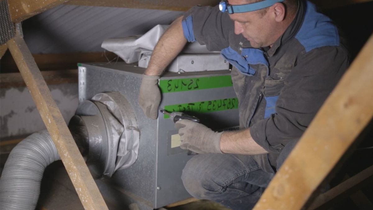 découvrez notre service d'installateur de vmc double flux, spécialisé dans l'optimisation de la qualité de l'air intérieur et l'efficacité énergétique de votre habitation. profitez d'une installation professionnelle pour un confort durable et des économies d'énergie.