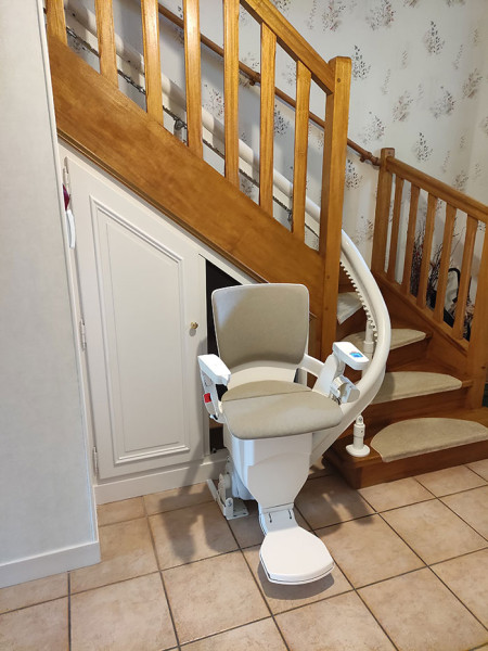 découvrez nos services d'installation d'escaliers sur mesure, alliant design et sécurité. nos installateurs expérimentés vous garantissent une pose impeccable et des conseils personnalisés pour sublimer votre intérieur.