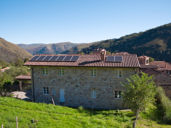 découvrez l'installateur 'in sun we trust', expert en solutions solaires pour votre maison. profitez d'une énergie propre et durable grâce à nos installations photovoltaïques de qualité. transformez votre consommation d'énergie tout en préservant l'environnement.