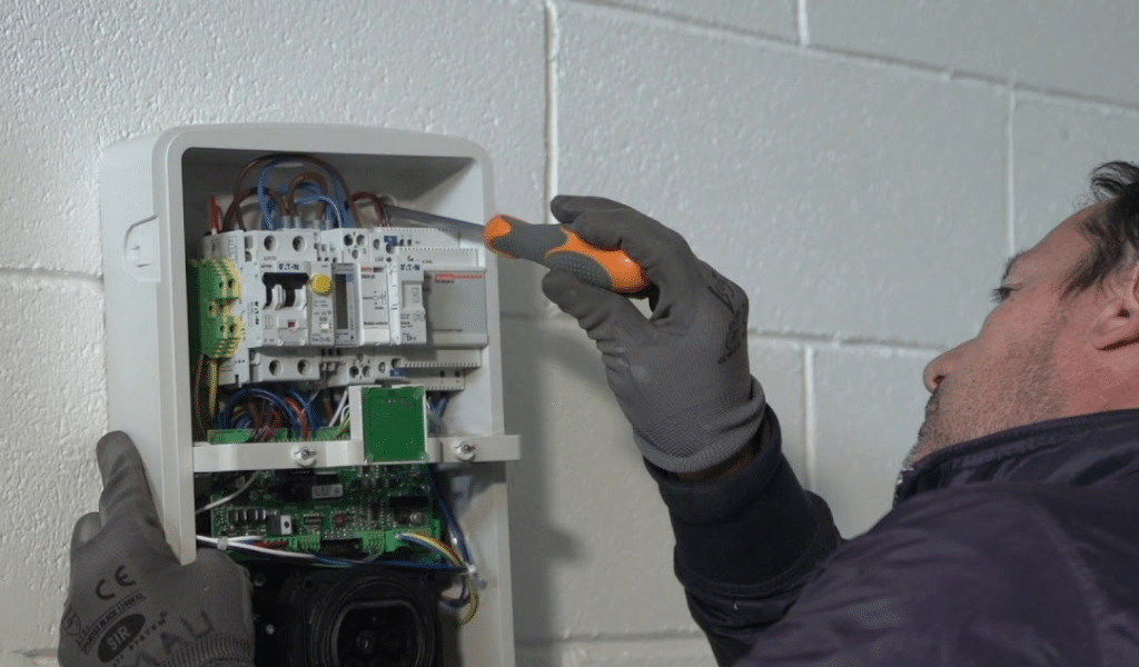 découvrez nos services d'installation de bornes de recharge pour véhicules électriques (irve). profitez d'une expertise professionnelle pour un aménagement sécurisé et optimisé de votre espace. que vous soyez un particulier ou une entreprise, nous vous accompagnons dans la transition vers la mobilité durable.