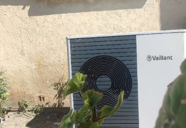 découvrez les services d'installation de pompes à chaleur (pac) à aix, offerts par des professionnels qualifiés. assurez le confort de votre maison tout en réalisant des économies d'énergie grâce à nos solutions innovantes et sur mesure.