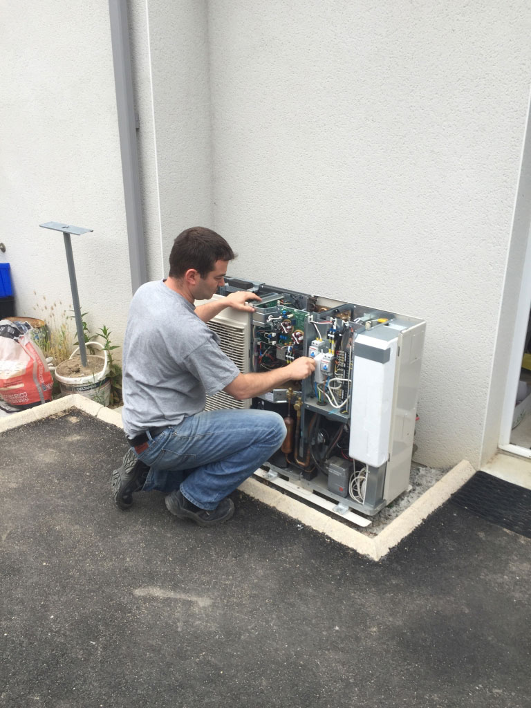 découvrez notre service d'installation de pompes à chaleur à lorient. nos experts vous assurent une installation rapide et professionnelle pour optimiser votre confort tout en réduisant vos factures d'énergie. contactez-nous dès aujourd'hui pour un devis personnalisé.