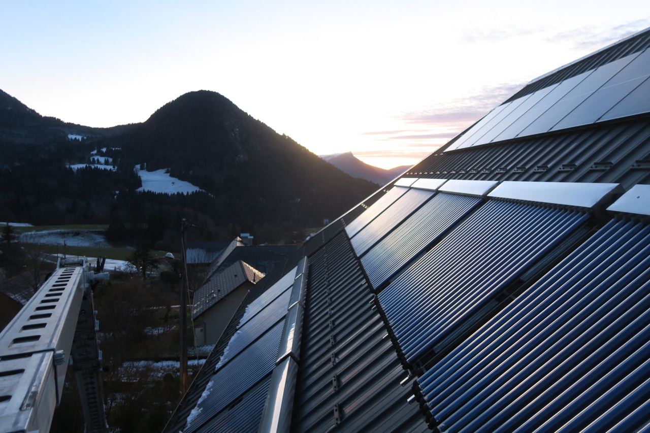 découvrez nos services d'installation de panneaux solaires en haute-savoie. profitez d'une énergie renouvelable, réduisez votre facture d'électricité et participez à la transition écologique. contactez nos experts pour un devis personnalisé !