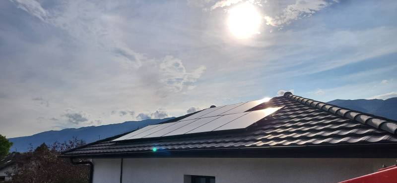 découvrez notre service d'installation de panneaux solaires en haute-savoie. profitez de solutions écologiques et économiques pour produire votre propre énergie, tout en bénéficiant d'une expertise locale et d'un accompagnement personnalisé.