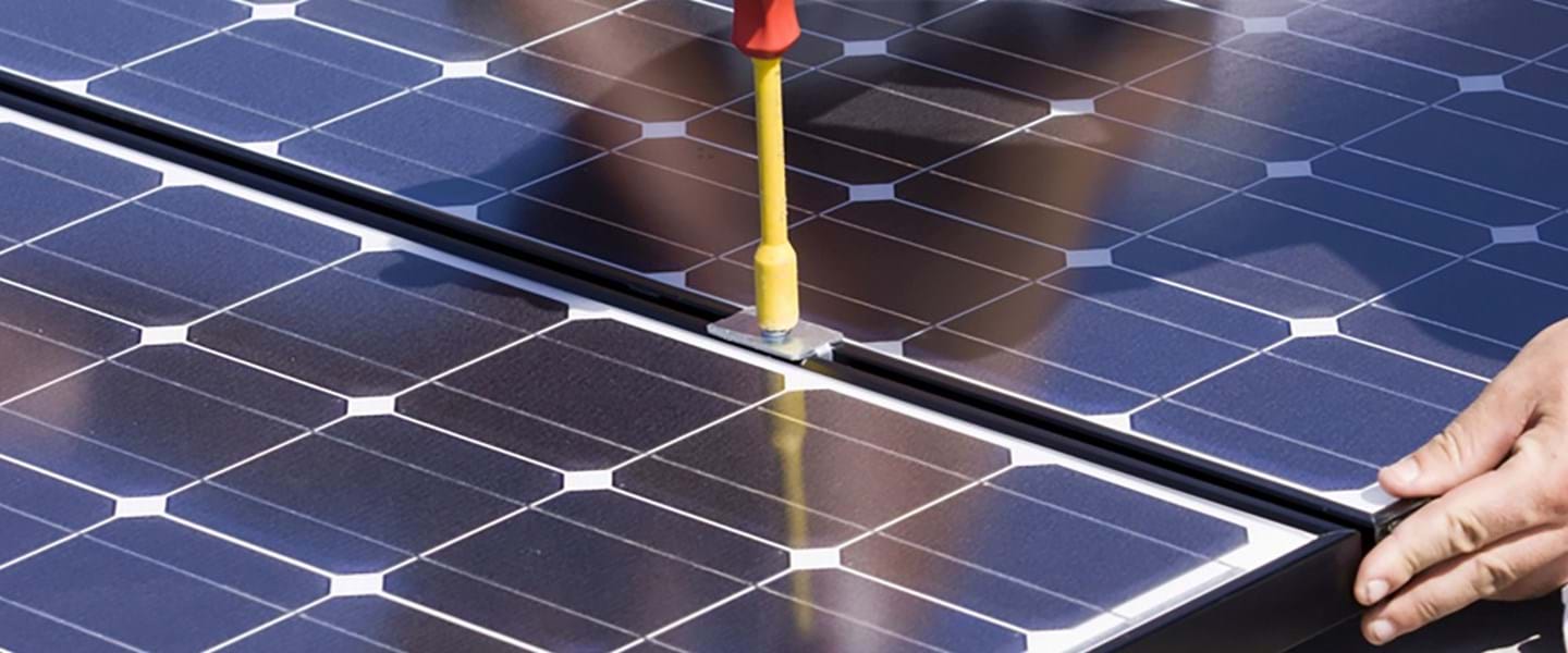 découvrez notre service professionnel d'installation de panneaux photovoltaïques à dinant. profitez d'une énergie renouvelable, réduisez vos factures d'électricité et contribuez à la protection de l'environnement. contactez-nous pour un devis personnalisé!